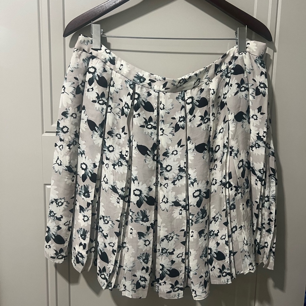 Banana Republic Pleated Skirt